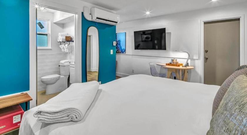 The Saint Hotel photo