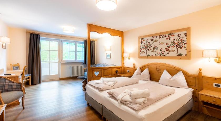 Albergo Conturina — Hotel in Canazei