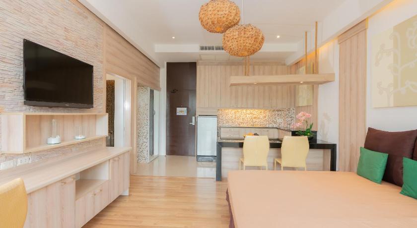 Image of Junior Suite with Jacuzzi 6