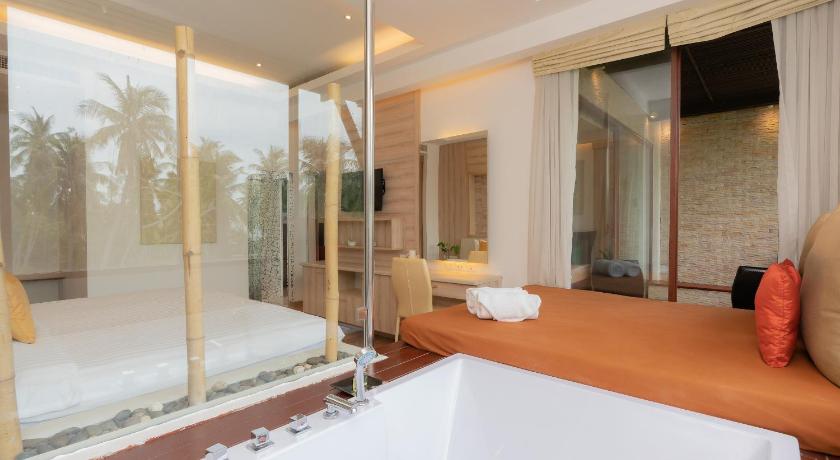Image of Junior Suite with Jacuzzi 2