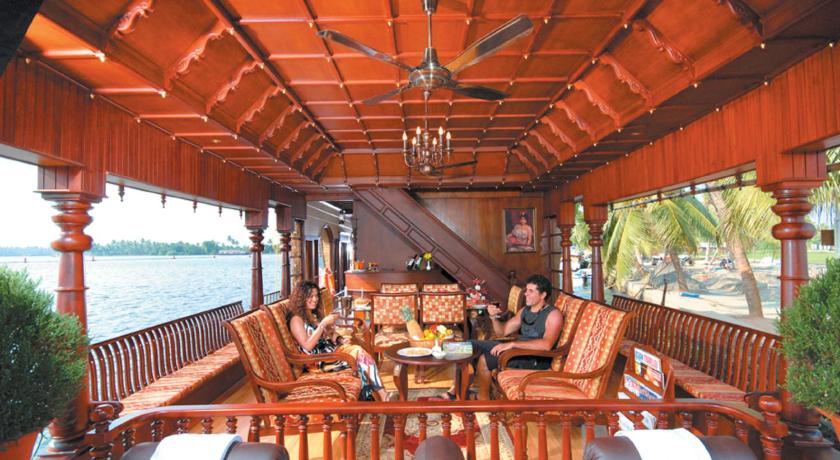 Sterling Houseboats Lake Palace, Alleppey photo