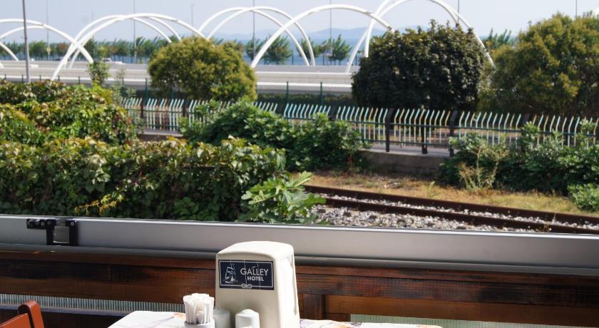 Galley Hotel - image 6