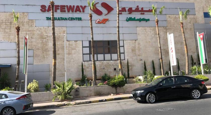 Luxury Apartment in Awesome Location in Amman - image 9