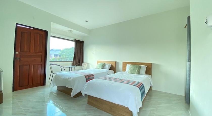 Image of Double Bed 4