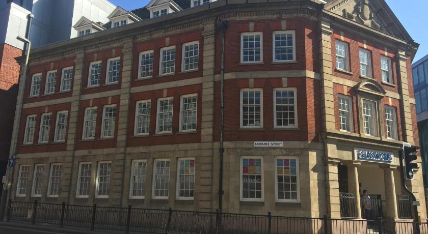 Charming Studios for STUDENTS Only - Leicester photo