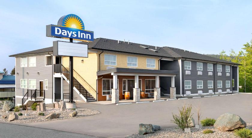 Days Inn by Wyndham 100 Mile House