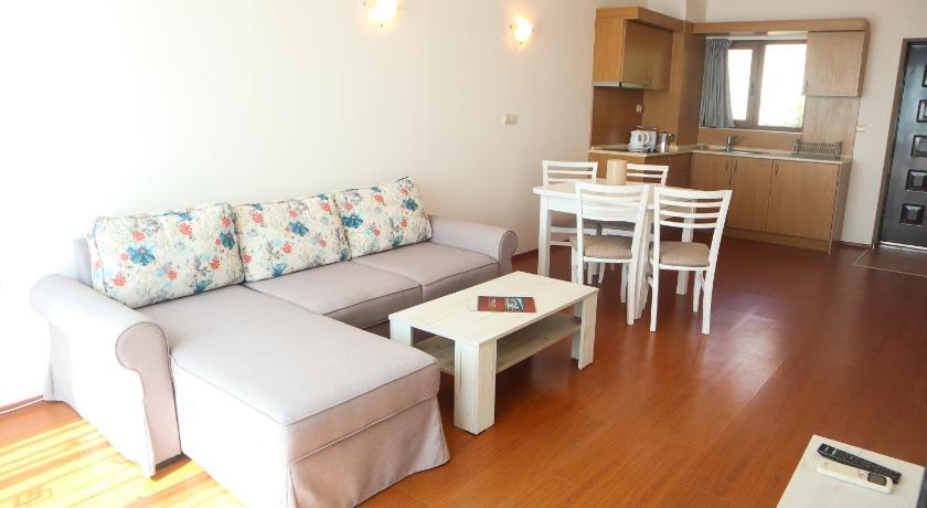 White Coast Beach Apartments photo