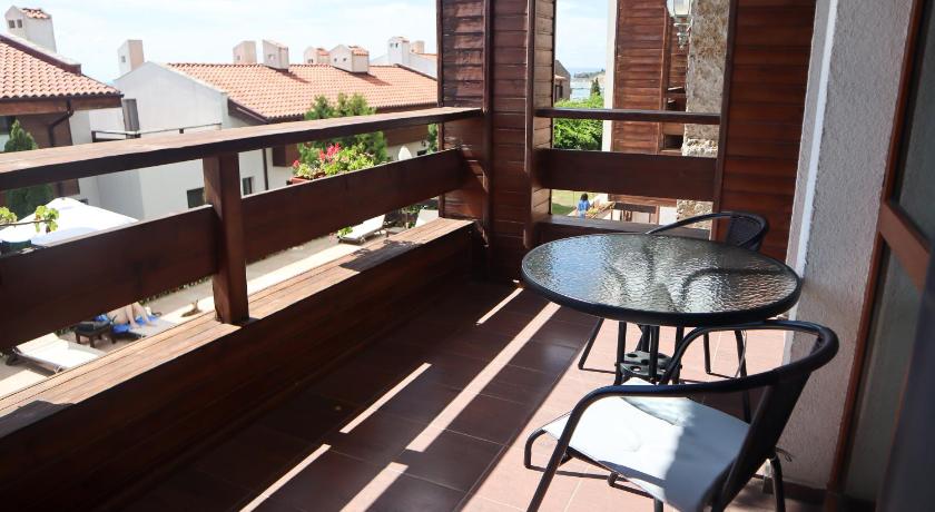 White Coast Beach Apartments photo