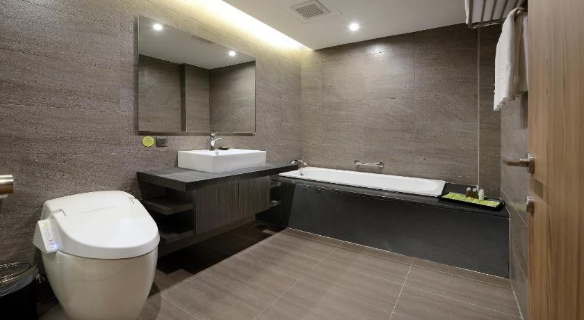 Image of Deluxe Quadruple Room 2