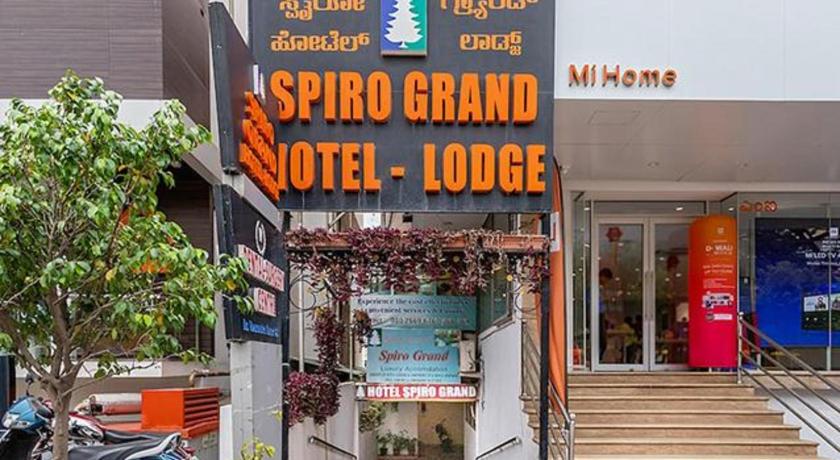 FabHotel Spiro Grand