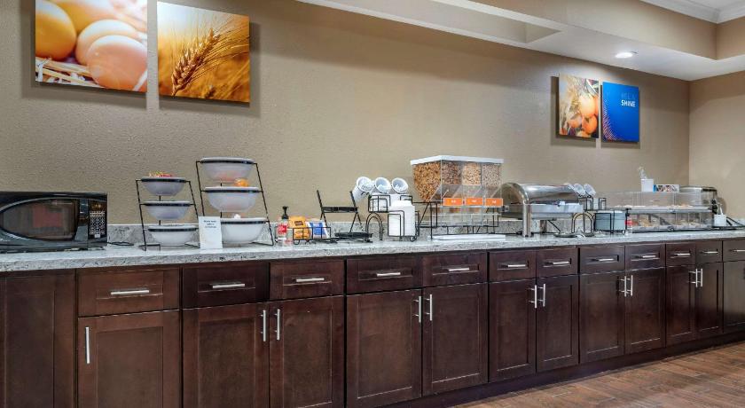 Comfort Inn & Suites Sacramento – University Area