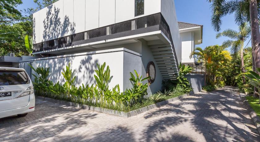 バリ Lamun at Canggu 4つ星 ホテル プール