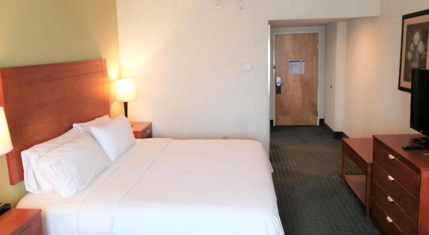 Holiday Inn Express & Suites Toluca Zona Aeropuerto