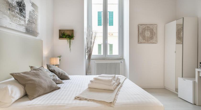 White Ostilia Apartments