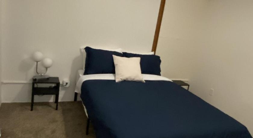 Cute and Cozy Luxury Apt Min from LEGO LAND #103 — Hotel in Kansas City (MO)