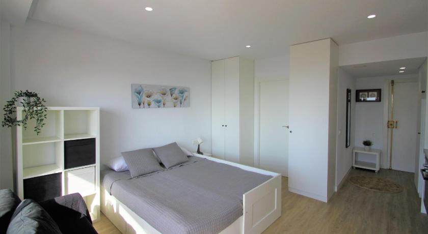 Estudio CasaTuris en planta 18 en pleno centro de Alicante A106 — Hotel in Alicante