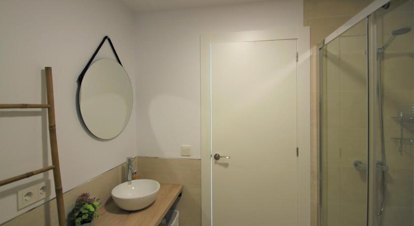 Estudio CasaTuris en planta 18 en pleno centro de Alicante A106 photo