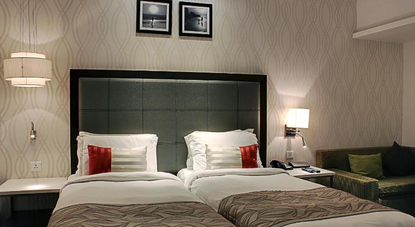Image of Superior Room With 2 Single Beds 3