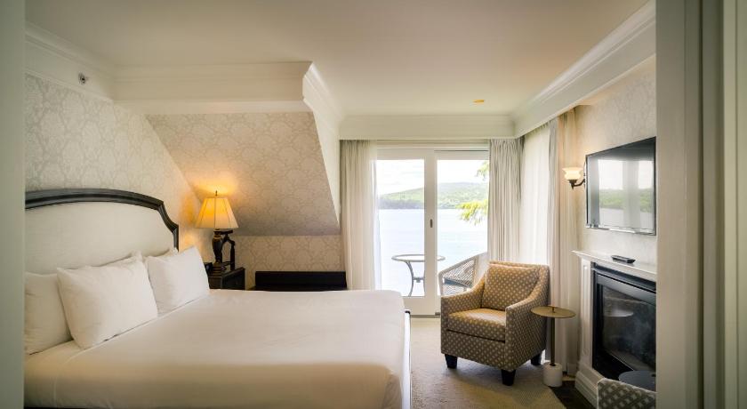 Image of Deluxe Room with Lake View 0