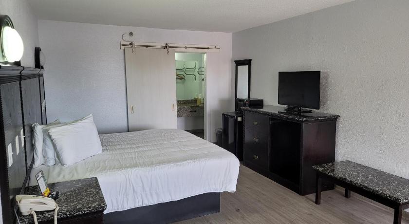 Fairway Inn photo