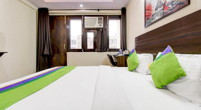 Hotel Noida Grand- opposite of Max Hospital Sector 19 Noida photo