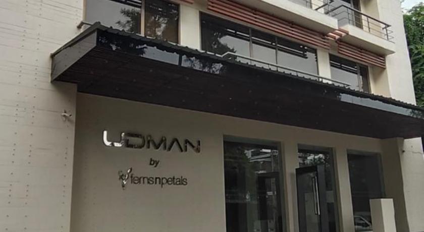 Udman Hotel BY FERNS N PETALS
