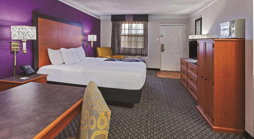 Travelodge by Wyndham Houston Cy-Fair