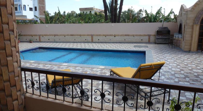 ルクソール DREAM ISLAND Hotel 2つ星 ホテル レストラン