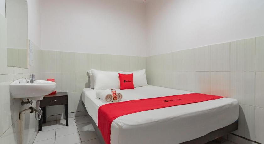 RedDoorz @ Komplek Pontianak Mall