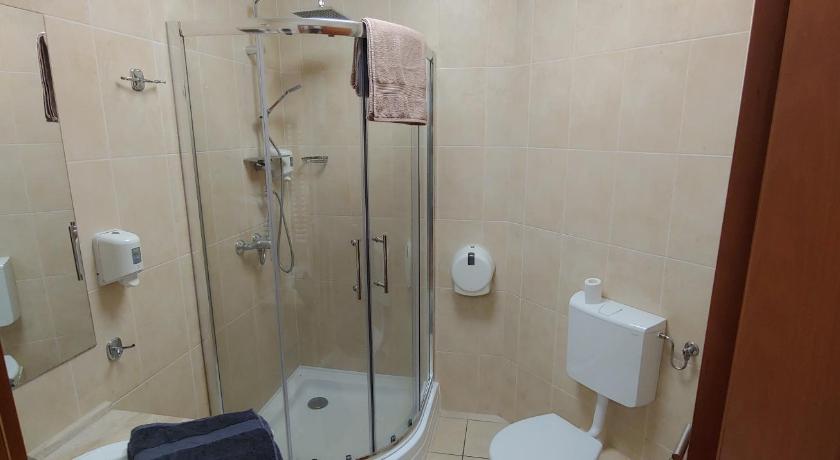 Panorama Wellness Apartman Hotel - image 39