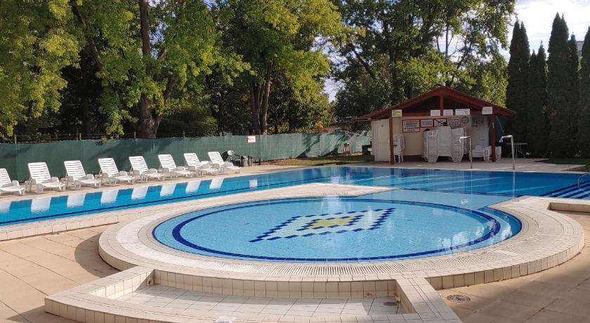 Panorama Wellness Apartman Hotel - image 18