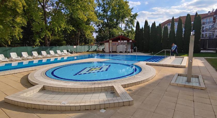 Panorama Wellness Apartman Hotel - image 20