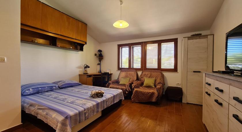 Apartment 826 - image 2