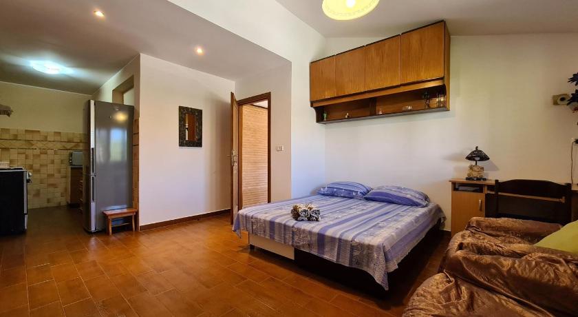 Apartment 826 - image 13