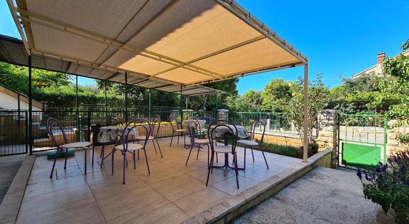 Apartment 826 - image 17