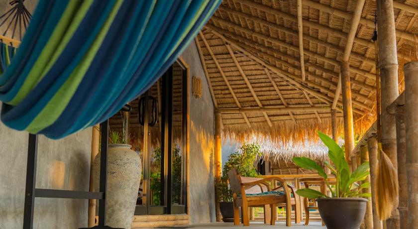 Image of Beachfront Bungalow 6