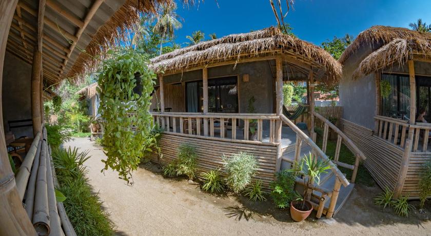 Image of Bungalow Garden 1