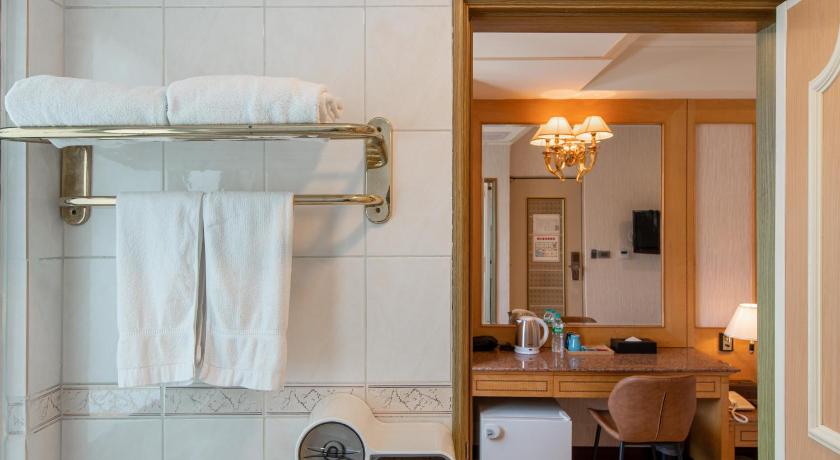HiRiver Hotel - image 27