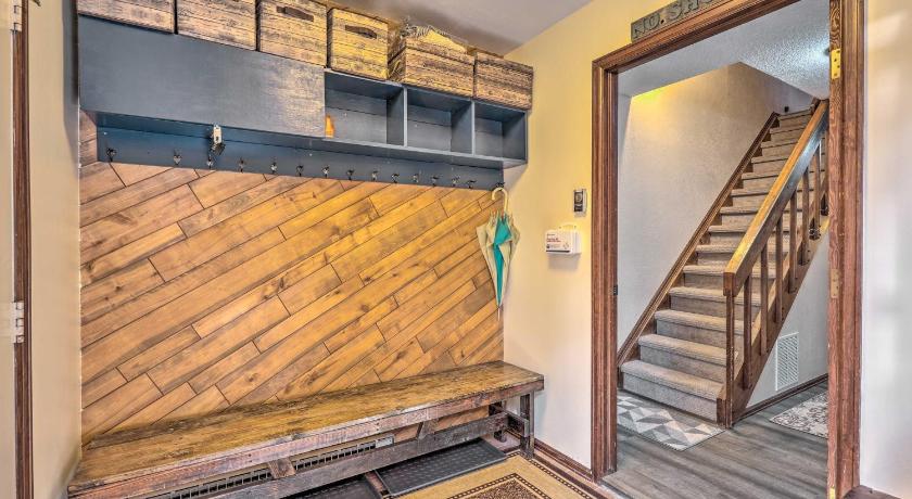 Mtn Townhome, Walk to Ski Shuttle and Main Street! photo