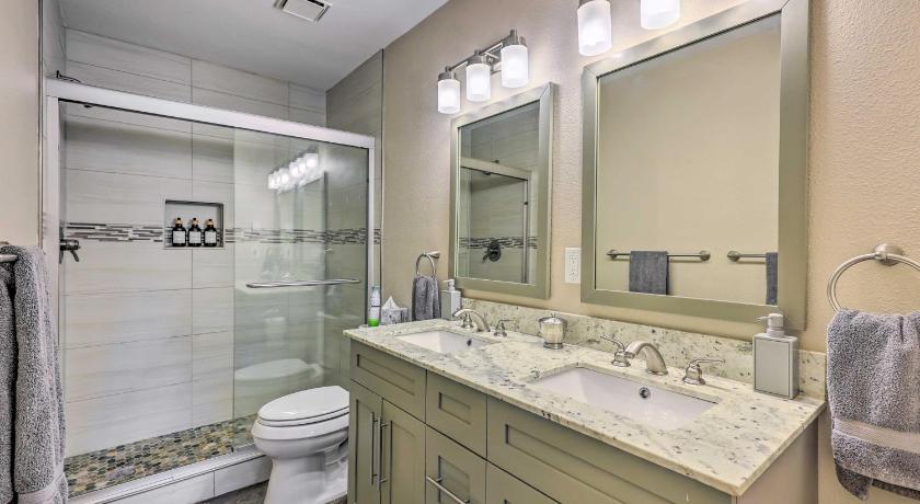 Mtn Townhome, Walk to Ski Shuttle and Main Street! photo