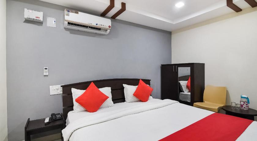 Capital O 37901 Hotel Sri Lakshmi Grand