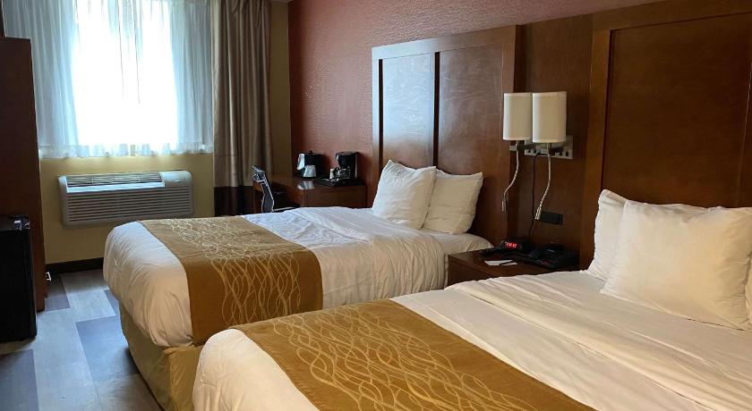 Ramada by Wyndham New York Times Square West photo