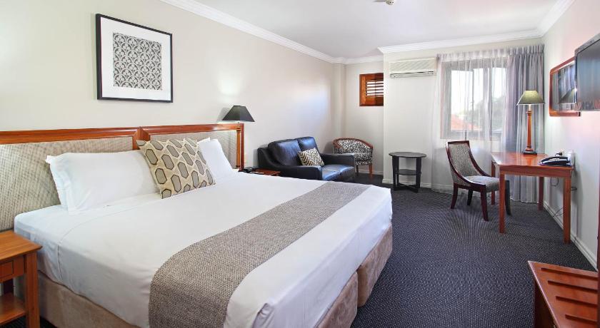 Ramada by Wyndham Brisbane Windsor Hotel