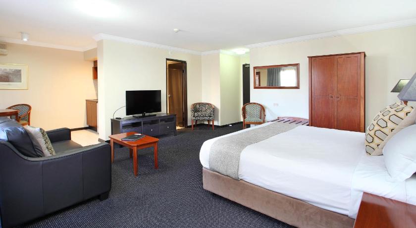 Ramada by Wyndham Brisbane Windsor Hotel