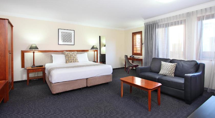 Ramada by Wyndham Brisbane Windsor Hotel