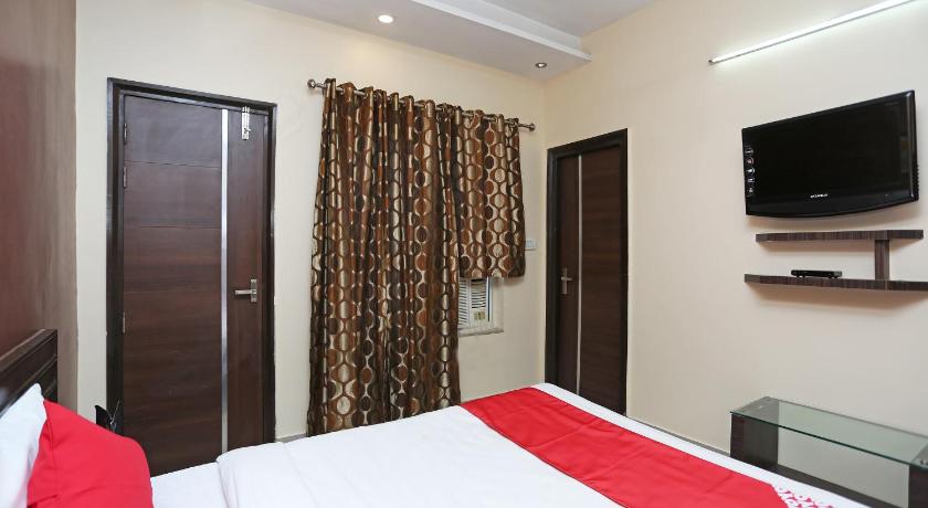 OYO 10588 Hotel Golden Square