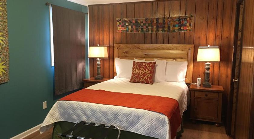 Meadowlark Motel with Restaurant & Bar photo