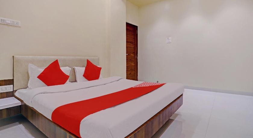 OYO 81281 Hotel Jay Mahakali