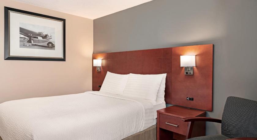 Days Inn by Wyndham Fredericton