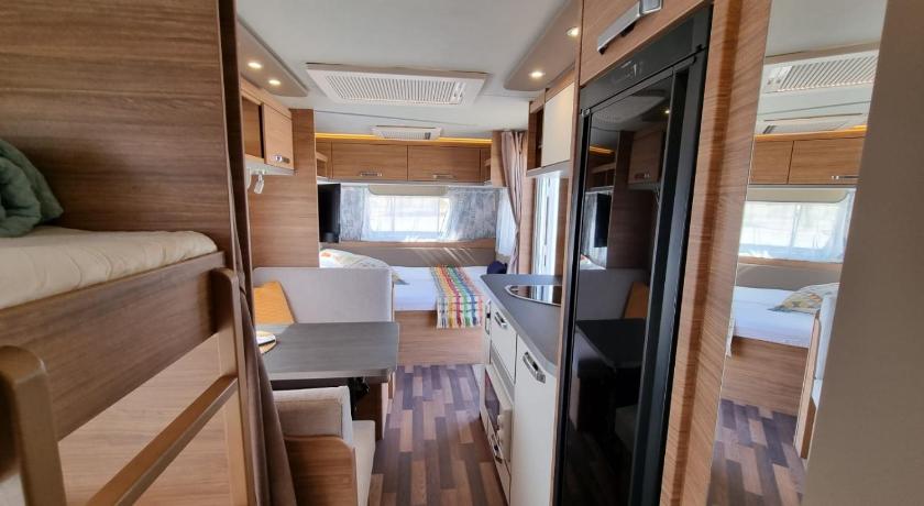 Glamping Caravans In The Farm - גלמפינג קרוואנים בחווה photo